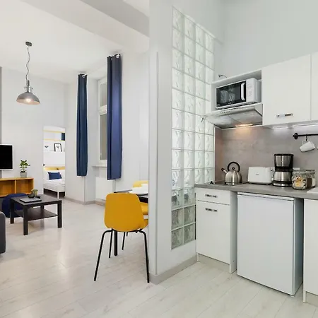 Apartment Przemyslowa By Renters Poznan