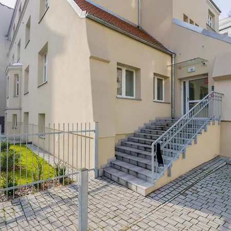 Apartment Przemyslowa By Renters Poznan